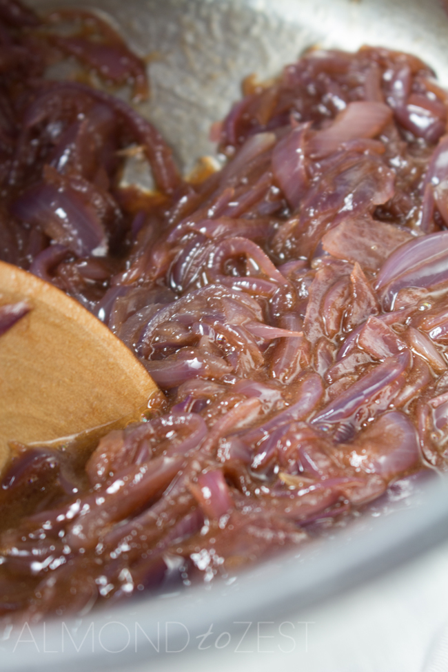 How To Make Caramelized Onions - The BEST caramelized onions! A rich, tangy and sweet flavor - super quick and easy and you can use in countless recipes! Simply AMAZING!!